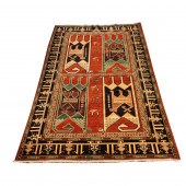 PAKISTANI CARPET WITH CONFRONT