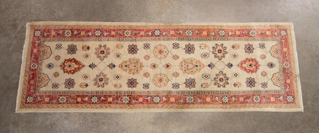 PAKISTANI USHAK HAND KNOTTED