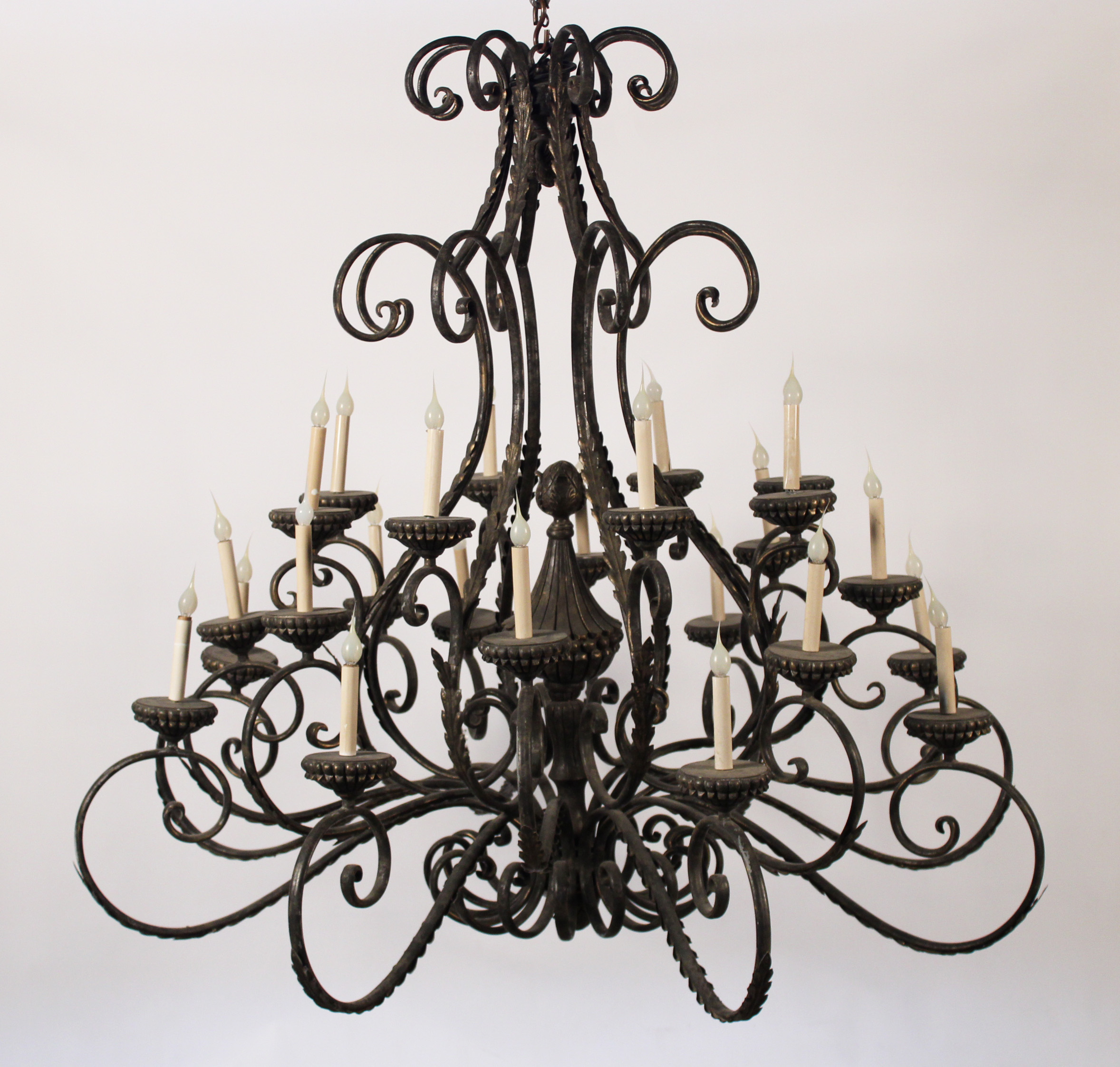 PALATIAL 24 LIGHT PATINATED METAL