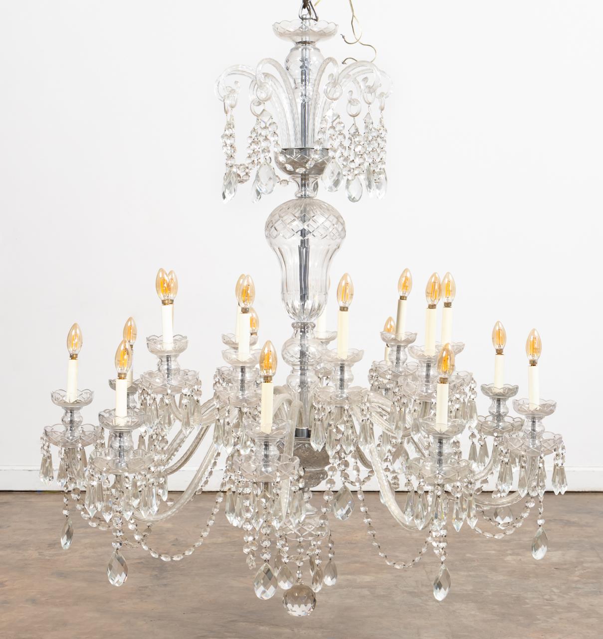 PALATIAL CRYSTAL EIGHTEEN LIGHT