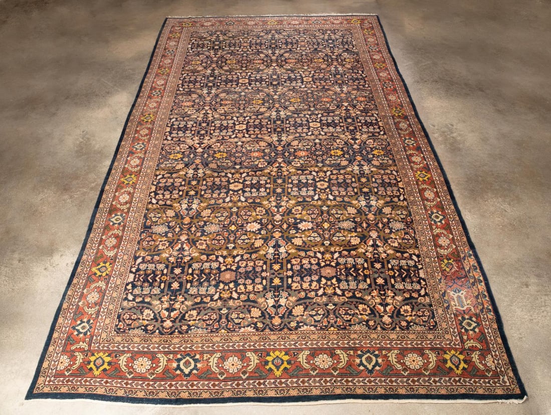 PALATIAL PERSIAN MAHAL RUGPersian