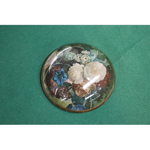 Paperweight: Nigel Pain, England