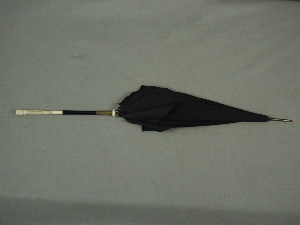 PARASOL - Carved ivory handle &