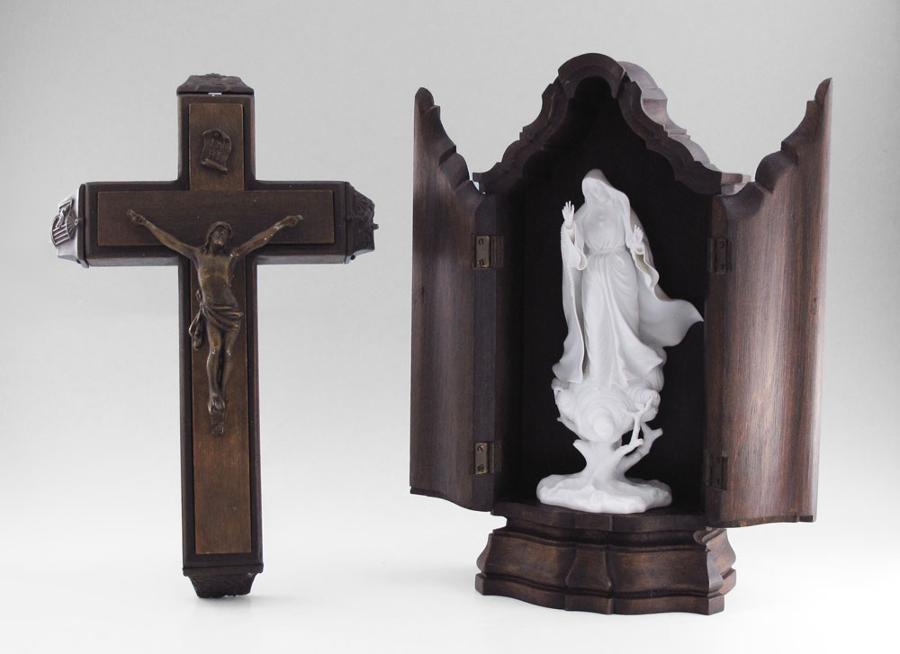PARIAN MADONNA IN CARVED WOOD CASE: