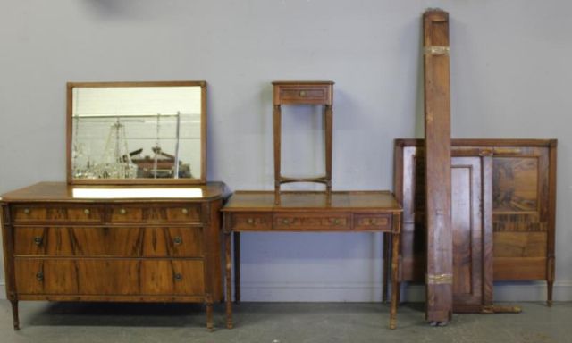 Partial Bedroom Set.En suite with