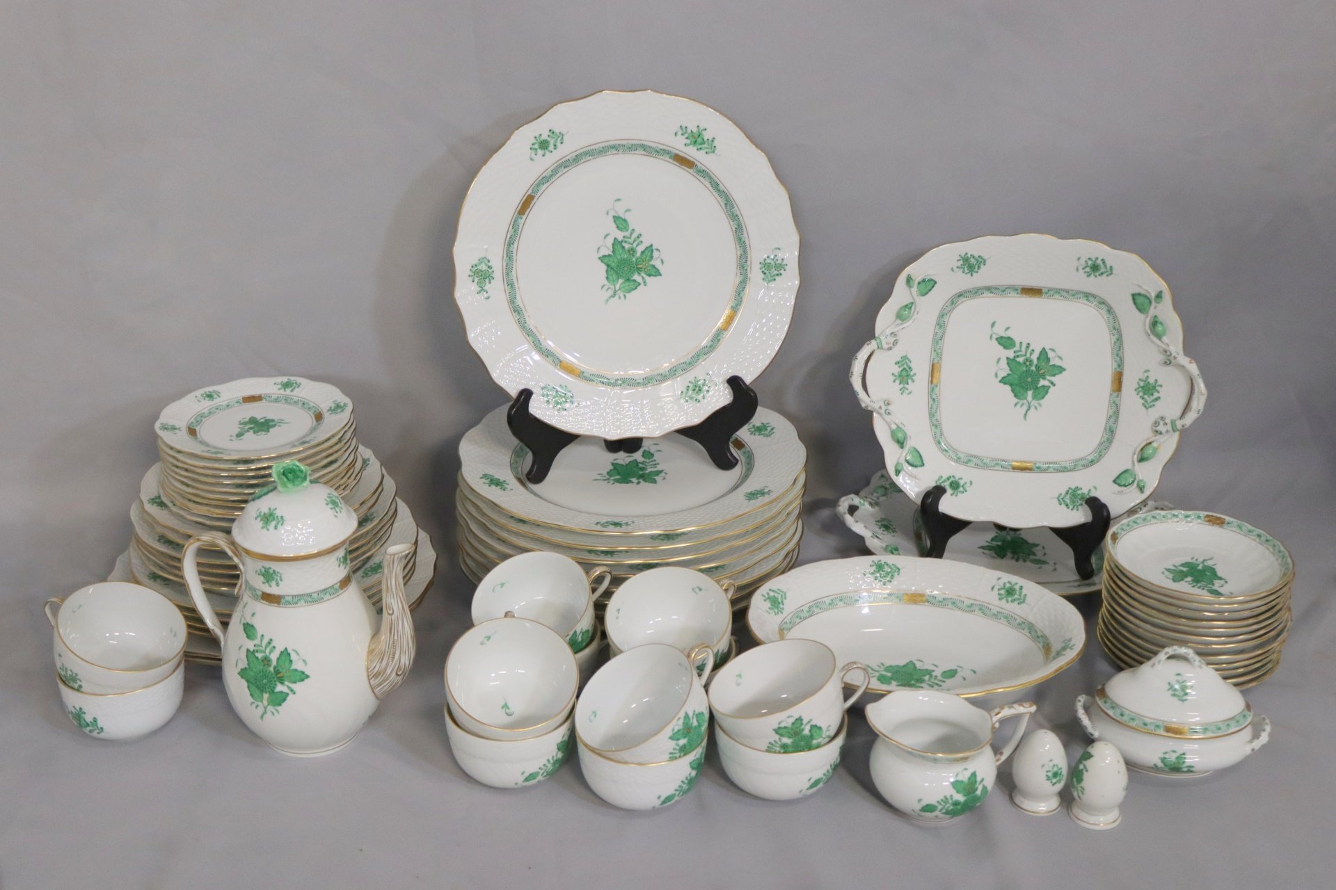 PARTIAL HEREND CHINESE BOUQUET