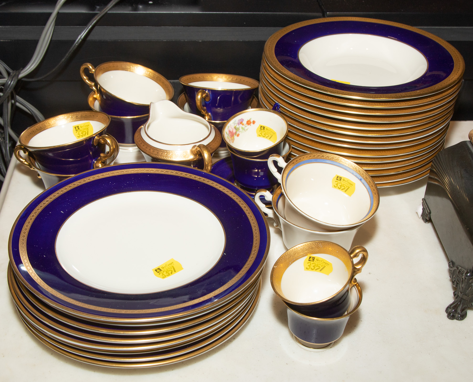 PARTIAL SET OF SYRACUSE "OLD IVORY"