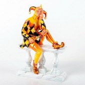 PASCOE AND COMPANY FIGURINE, T