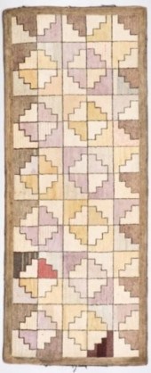 PASTEL GEOMETRIC HOOKED RUNNER