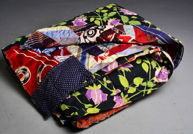 PATCHWORK DECORATIVE QUILTOne