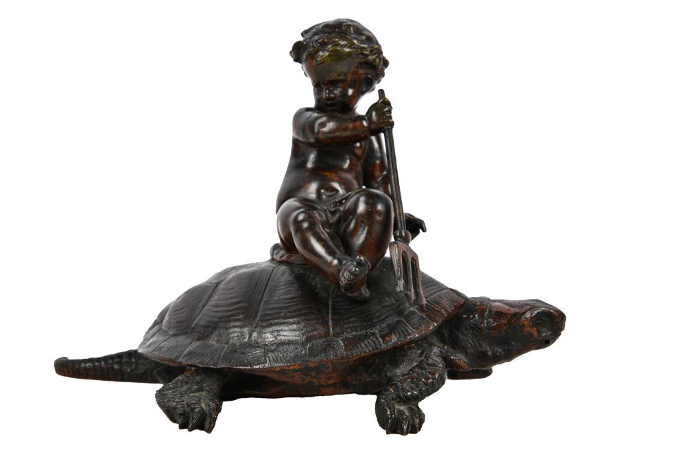 PATINATED BRONZE FIGUREunsigned,
