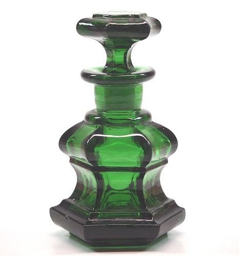 PATTERN-MOLDED PERFUME BOTTLEA