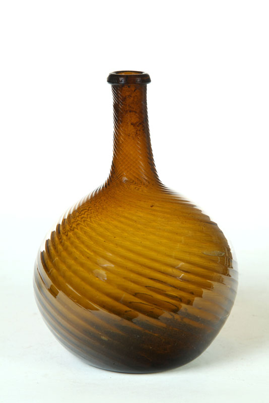 PATTERN MOLDED SWIRL BOTTLE. 
