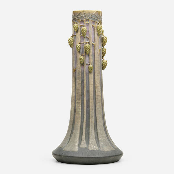 Paul Dachsel. Amphora pinecone