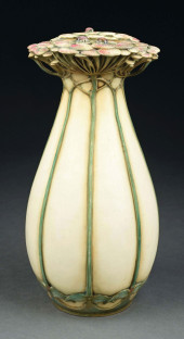 PAUL DACSHEL LADYBUG VASE<br>C