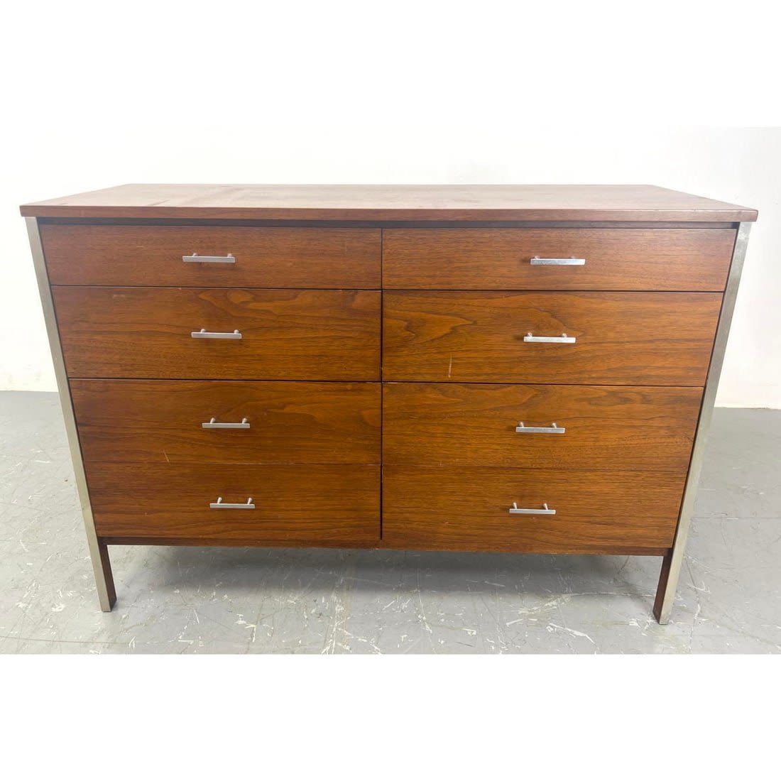 Paul McCobb for Calvin 8 Drawer