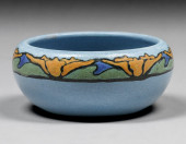 PAUL REVERE POTTERY TULIP DECO