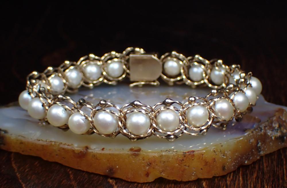 PEARL AND FOURTEEN KARAT GOLD