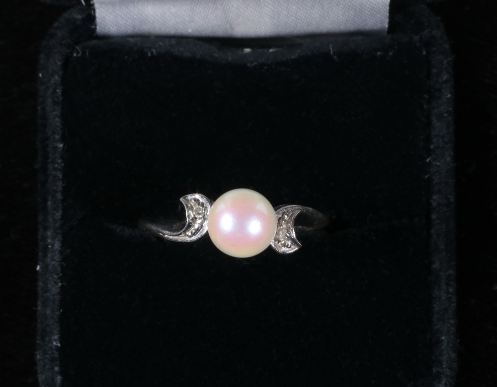 PEARL, DIAMOND & 14K GOLD RING