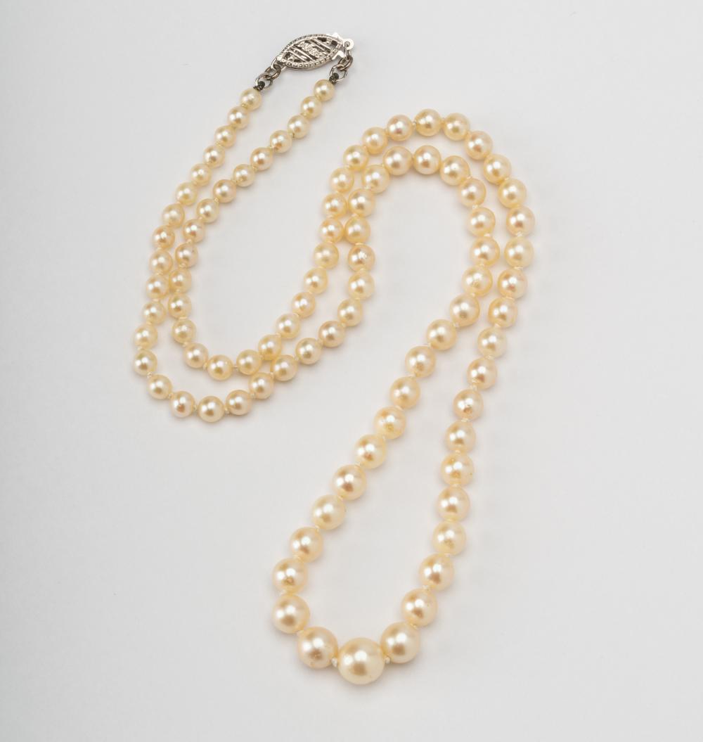 PEARL NECKLACEConsisting of a