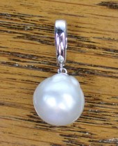 PEARL SOLITAIRE PENDANTPEARL S