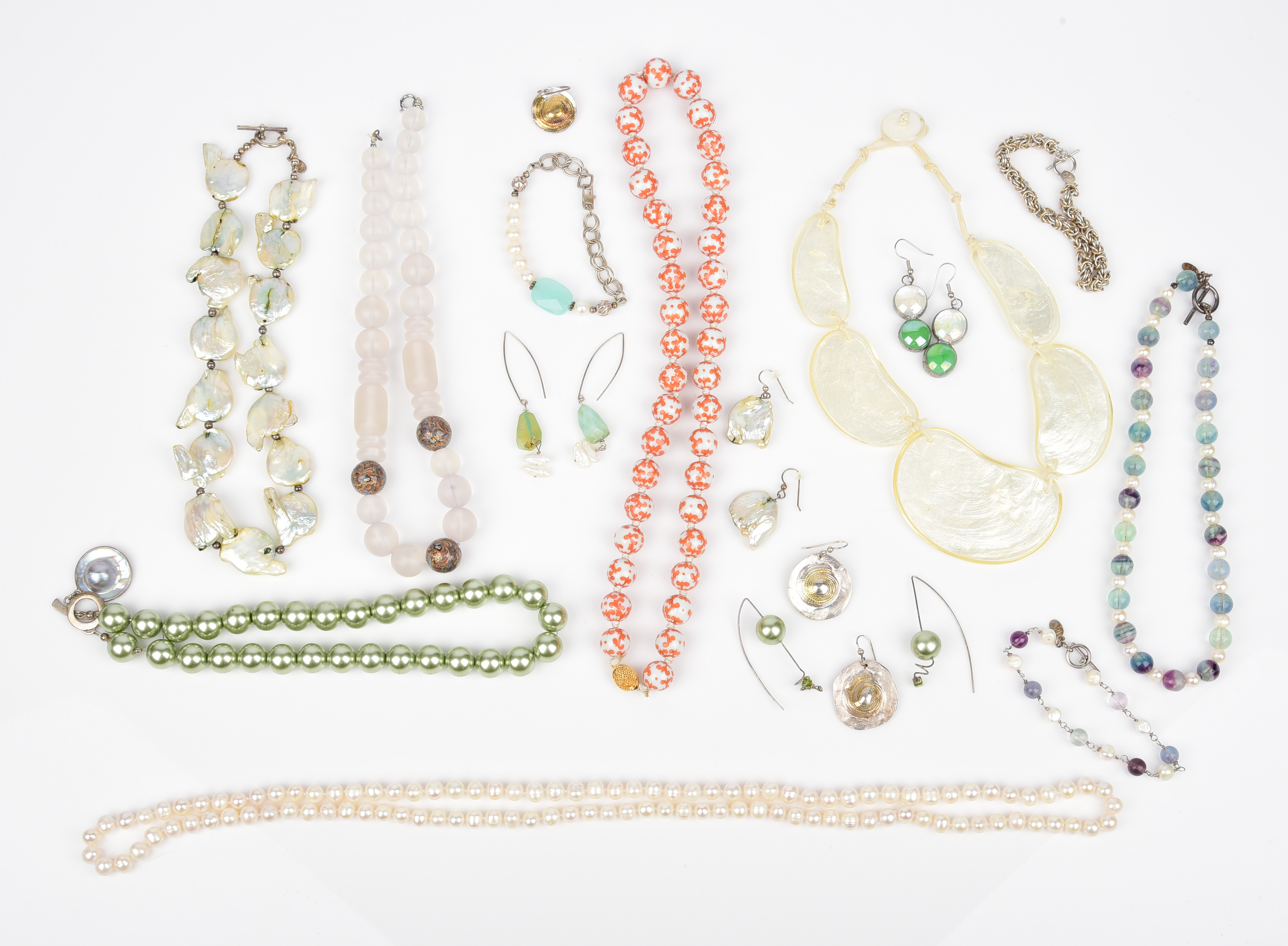 Pearls, mother of pearl and