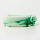 PEKINESE DOG ON JADE PORCELAIN