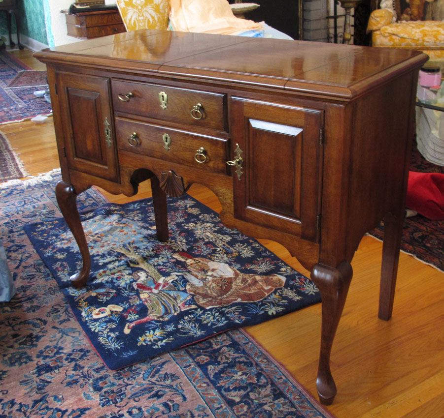 PENNSYLVANIA HOUSE MAHOGANY BUFFET: