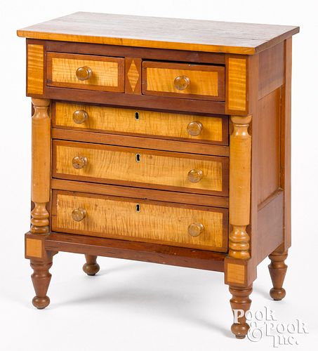 PENNSYLVANIA SHERATON CHILD'S CHEST