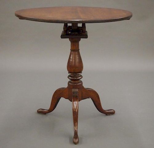 PENNSYLVANIA TILT TOP TABLEAn