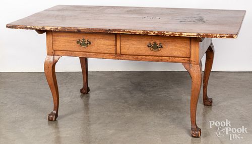 PENNSYLVANIA WALNUT TAVERN TABLE,