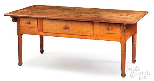 PENNSYLVANIA WALNUT TAVERN TABLE,