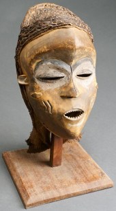 PERE TRIBAL MASK, DEMOCRATIC R