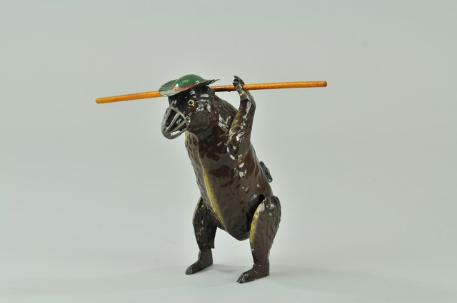 PERFORMING BEAR TOY Germany hand