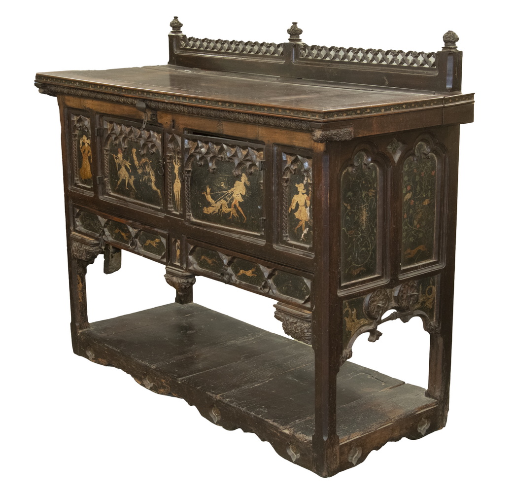 PERIOD GOTHIC SWORD COFFER/HUNT