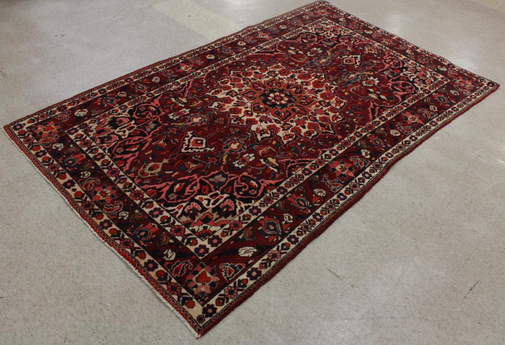 PERSIAN BAKHTIARI TRIBAL RUGPERSIAN