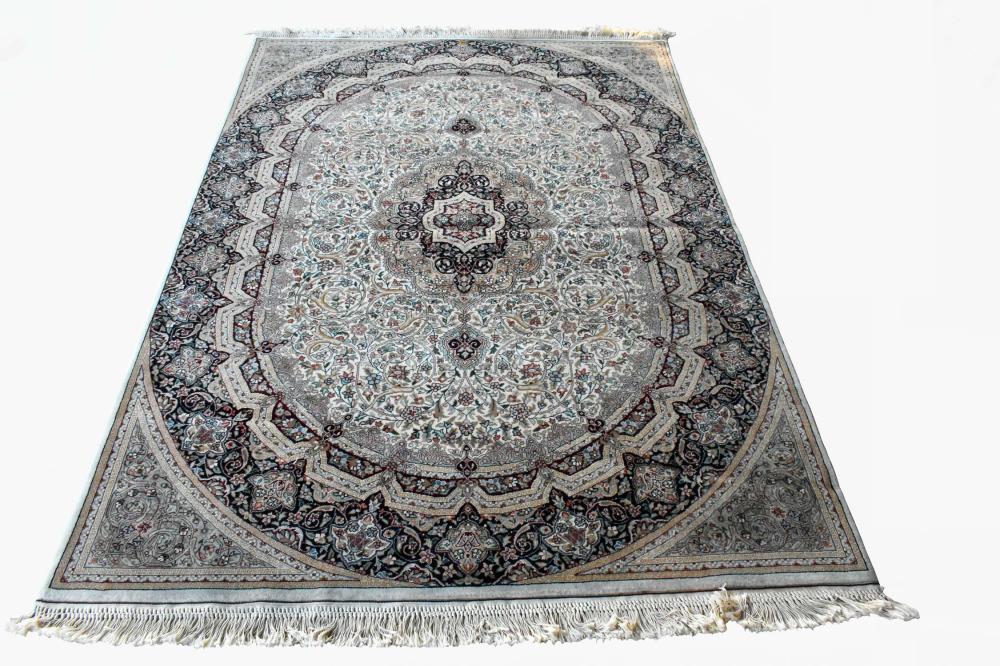 PERSIAN CARPETModern. The center