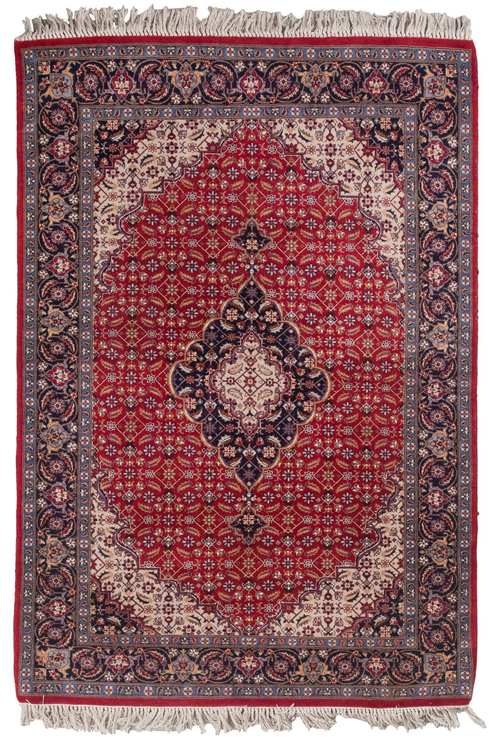 PERSIAN DESIGN RUG: 4’1” X 5’11”
