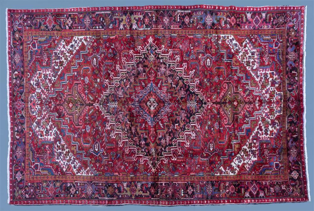 PERSIAN HERIZ WOOL RUGPERSIAN HERIZ