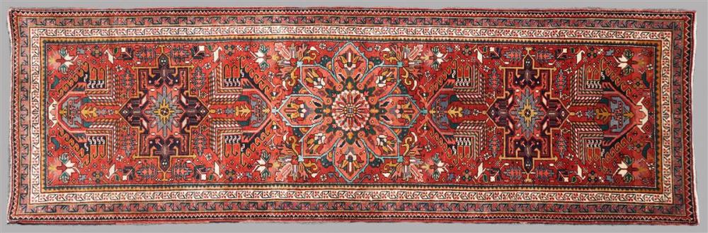 PERSIAN HERIZ WOOL RUNNERPERSIAN