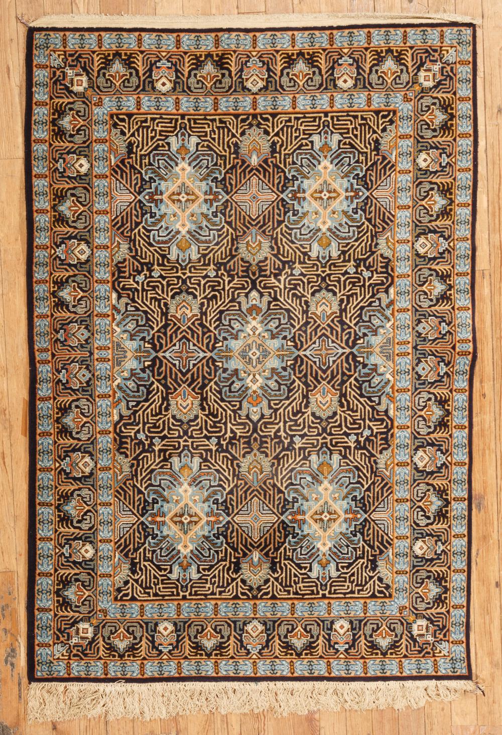 PERSIAN KASHAN RUGPersian Kashan