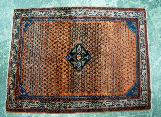 PERSIAN PRAYER RUGPersian prayer