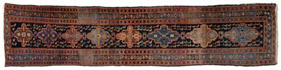 Persian runner, eight central