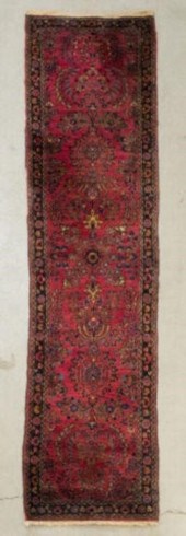 PERSIAN SAROUK RUNNERAn antiqu