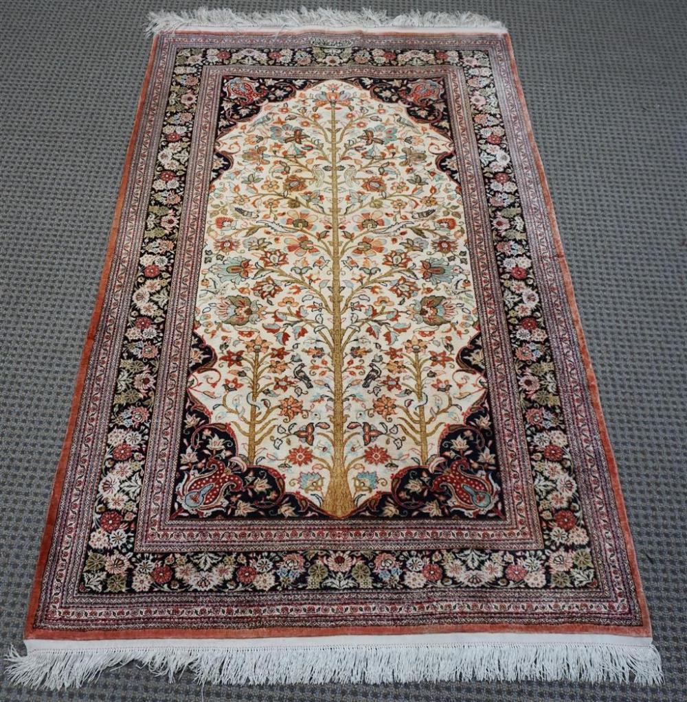 PERSIAN SILK QUM RUG, 5 FT 3 IN X 3