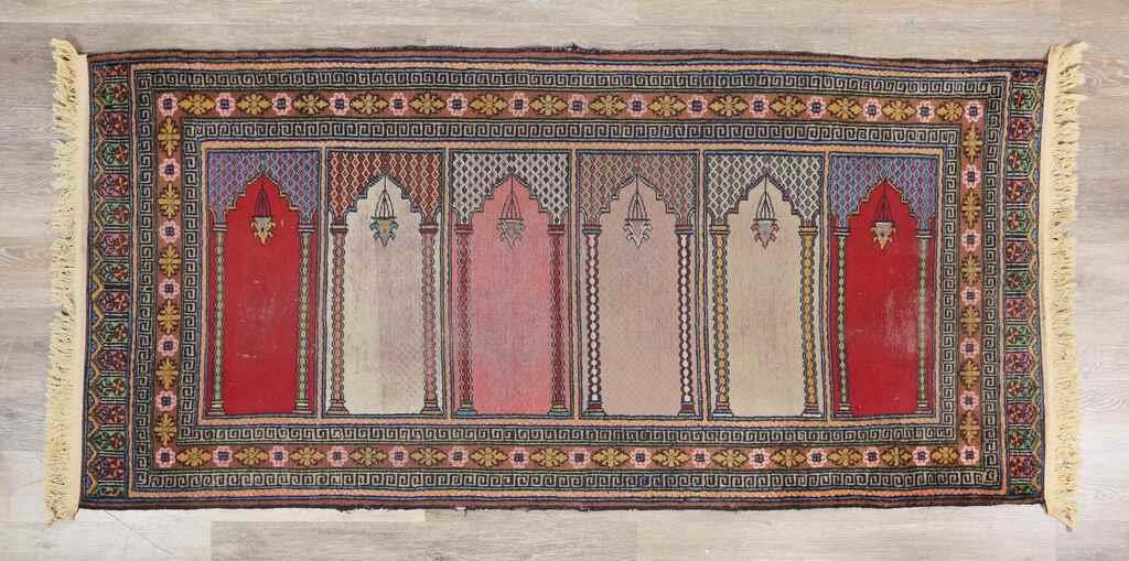 PERSIAN STYLE PICTORIAL HANGING