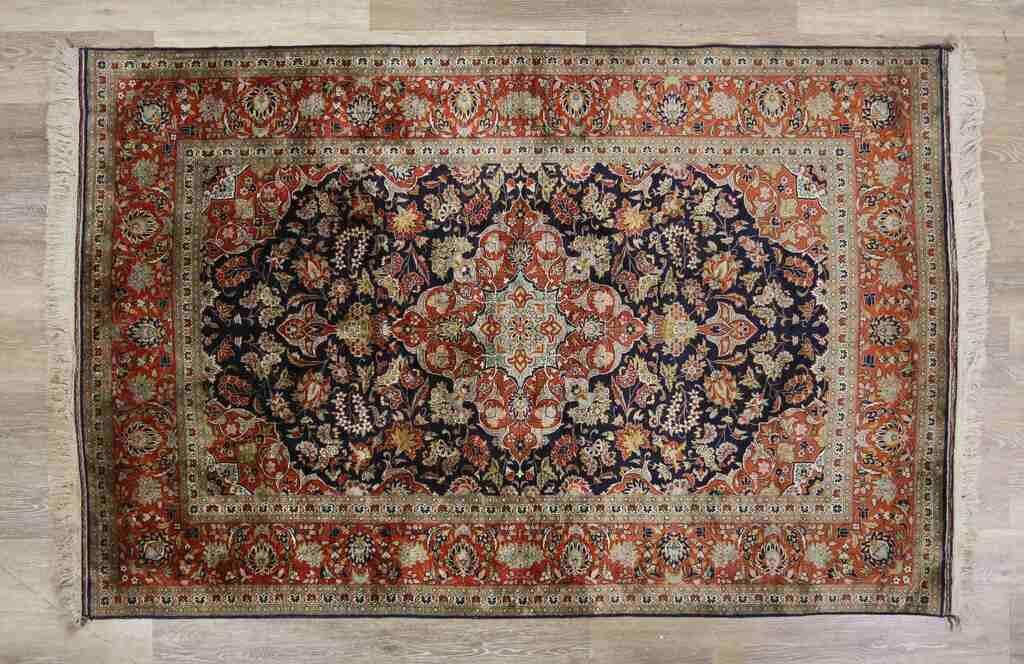 PERSIAN STYLE RUGPersian style rug.