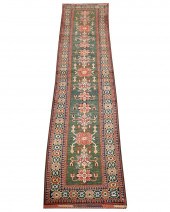 PERSIAN-STYLE RUNNERwool; 13'7