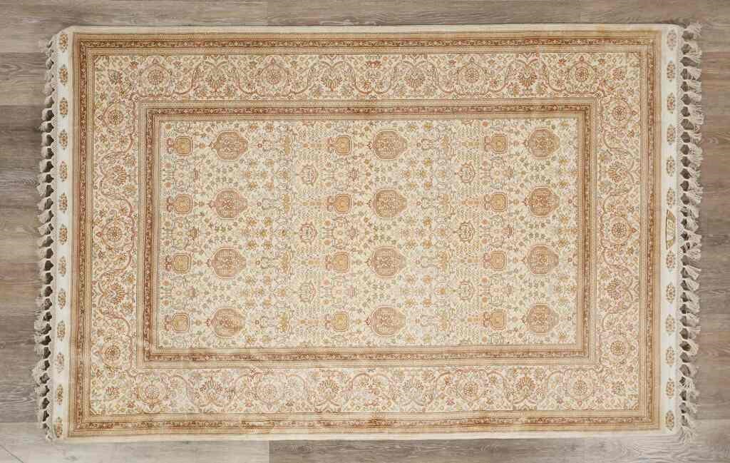 PERSIAN STYLE SILK RUGPersian style
