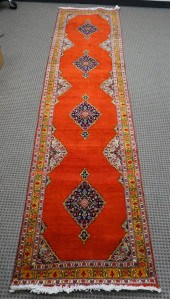 PERSIAN TABRIZ RUNNER, 9 FT 5